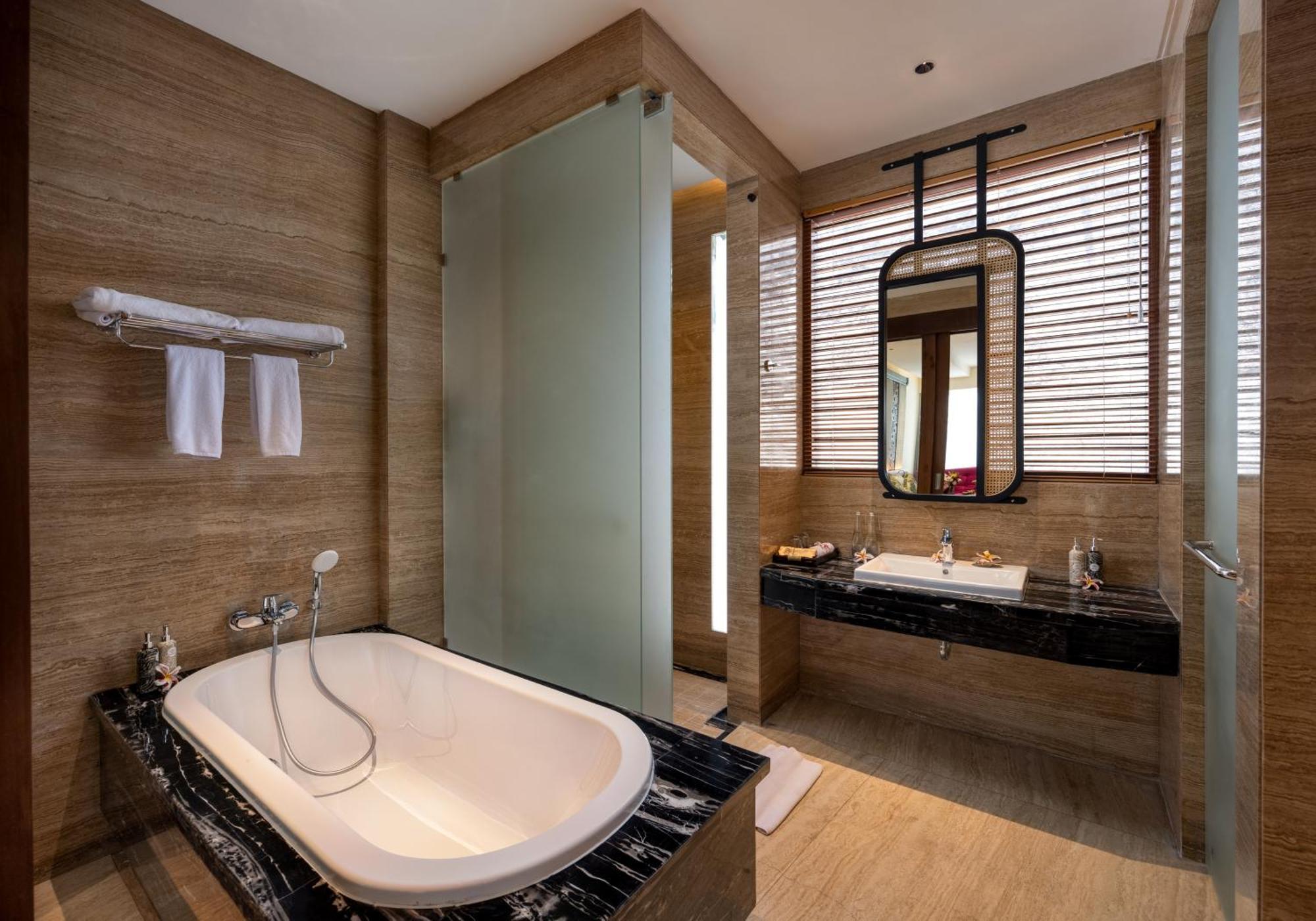 Mokko Suites Batubelig Canggu  Exterior photo